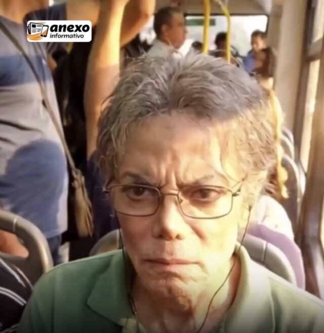 UN PASAJERO BRASILEÑO DESCUBRE A UN SUPUESTO “MICHAEL JACKSON” VIAJANDO EN AUTOBÚS EN BRASIL